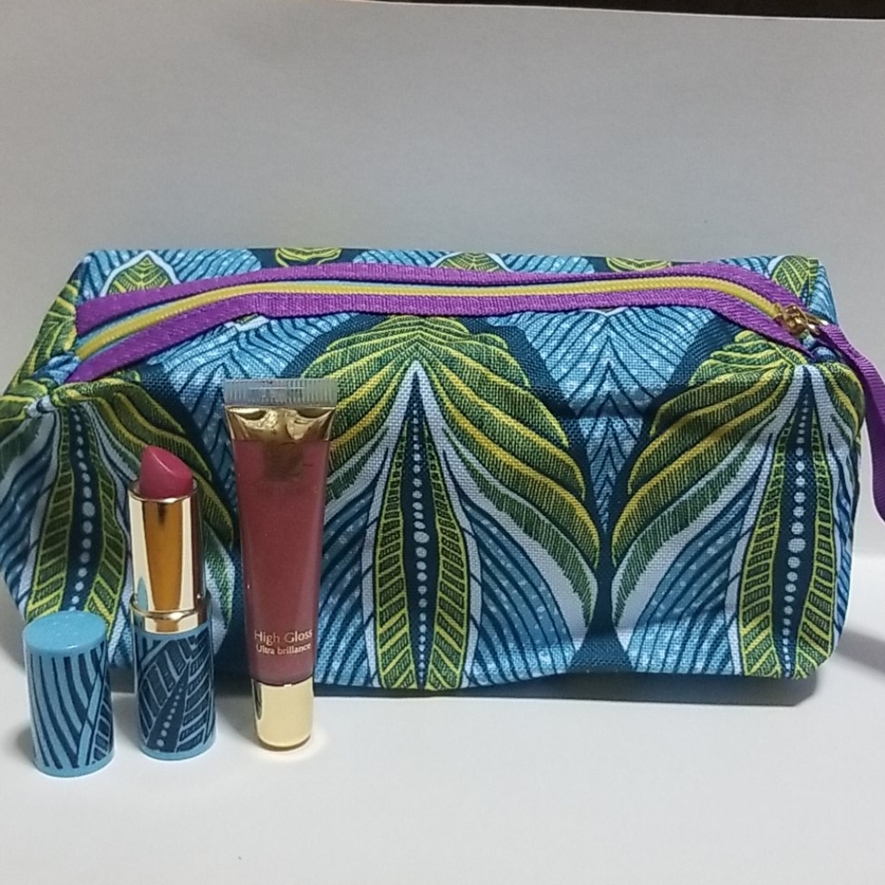 Estee Lauder Lipstick,  Gloss & Cosmetic Bag